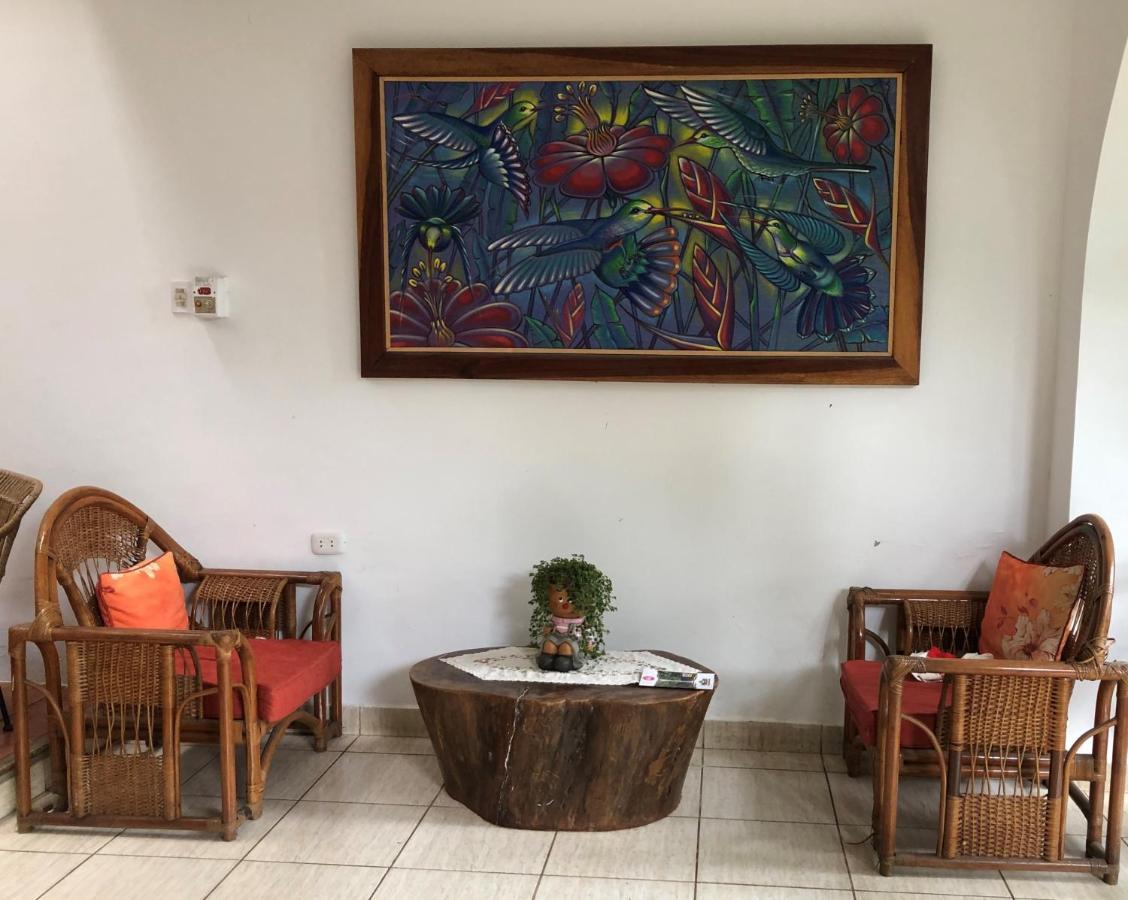 Alojamiento Familiar Custodia Tarapoto Ngoại thất bức ảnh