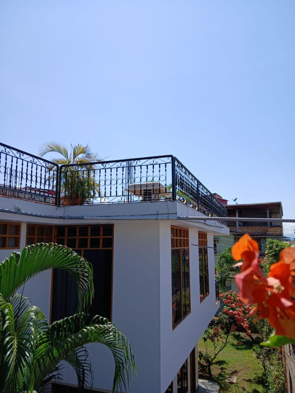 Alojamiento Familiar Custodia Tarapoto Ngoại thất bức ảnh